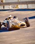 Toy racing car