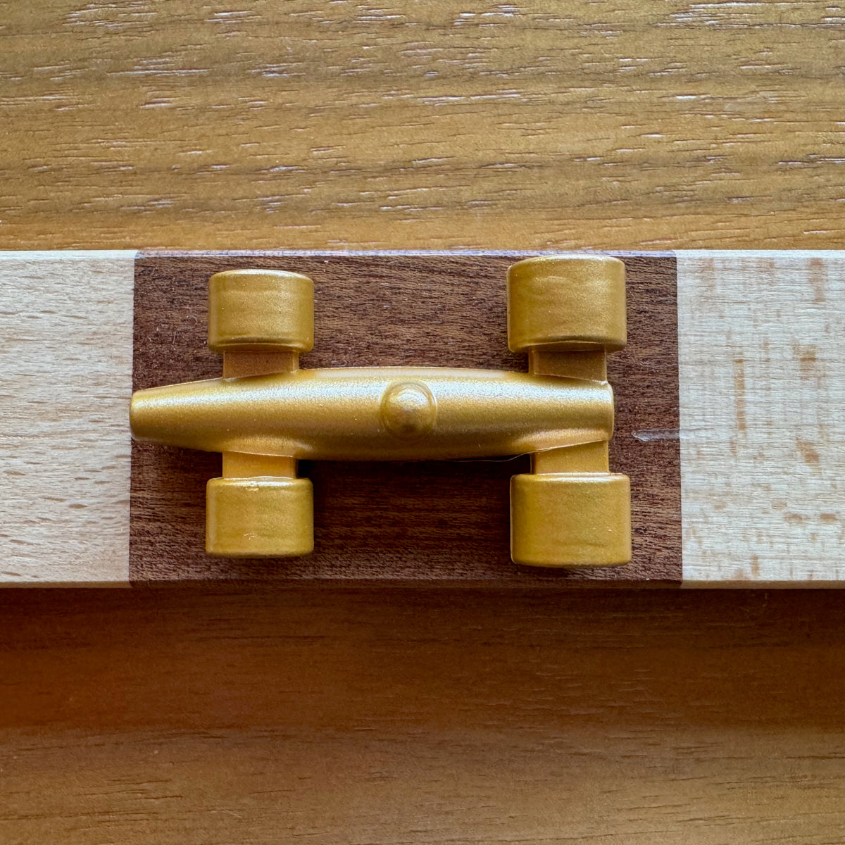 Toy racing car